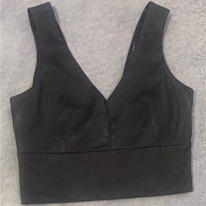 Papaya Black Polyester V-Neck Crop Top

Size M - Good Condition ⭐️⭐️⭐️⭐️